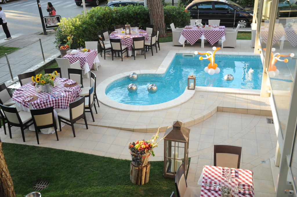 Hotel Kent Milano Marittima Dış mekan fotoğraf