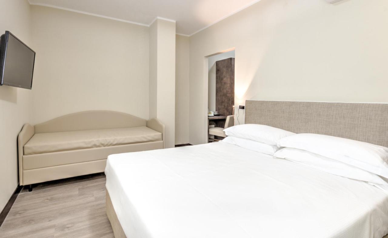 Hotel Kent Milano Marittima Oda fotoğraf